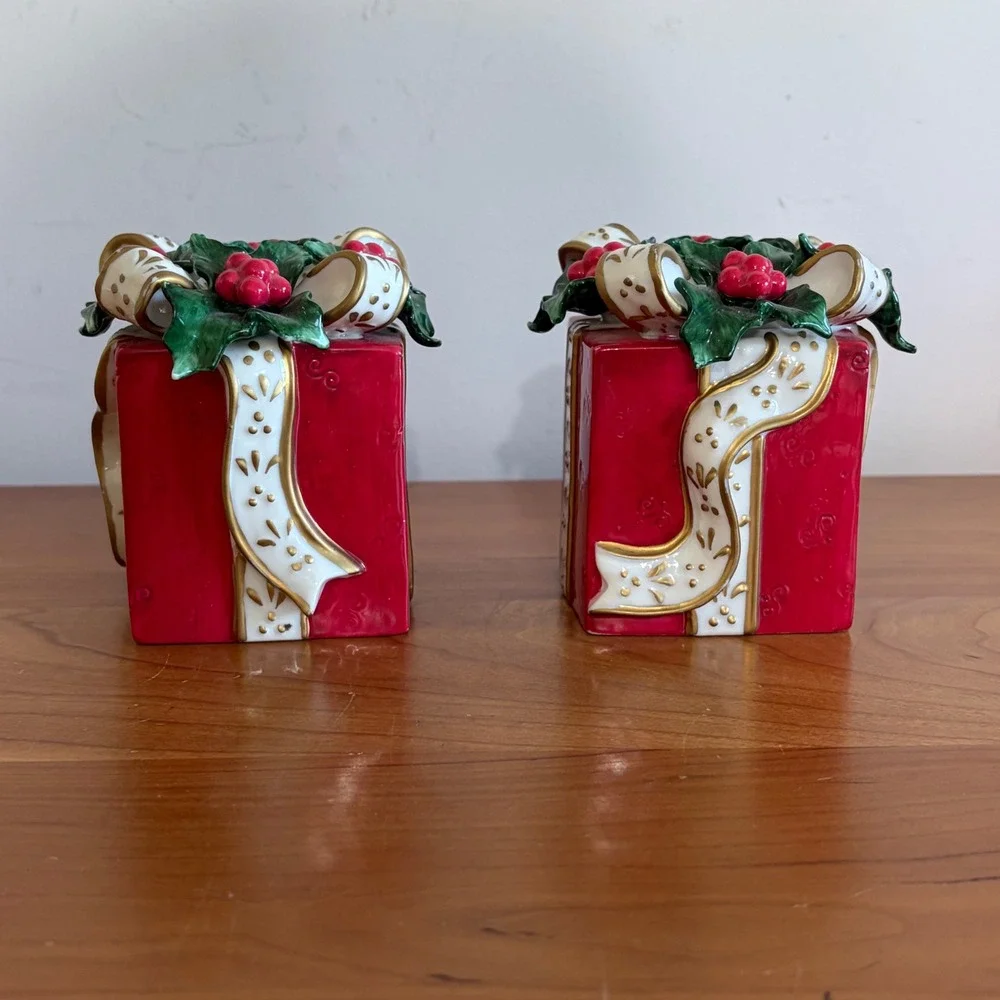 Vintage 2001 Avon Christmas‎ Gift Box Candle Holders Red Holly Berry Ceramic